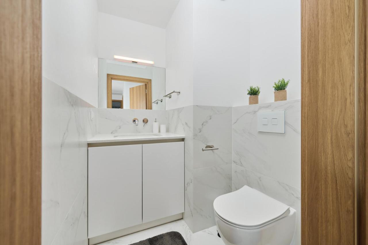Walonska 16 Sauna & Fitness Family Apartments By Renters Prestige วรอตซวาฟ ภายนอก รูปภาพ